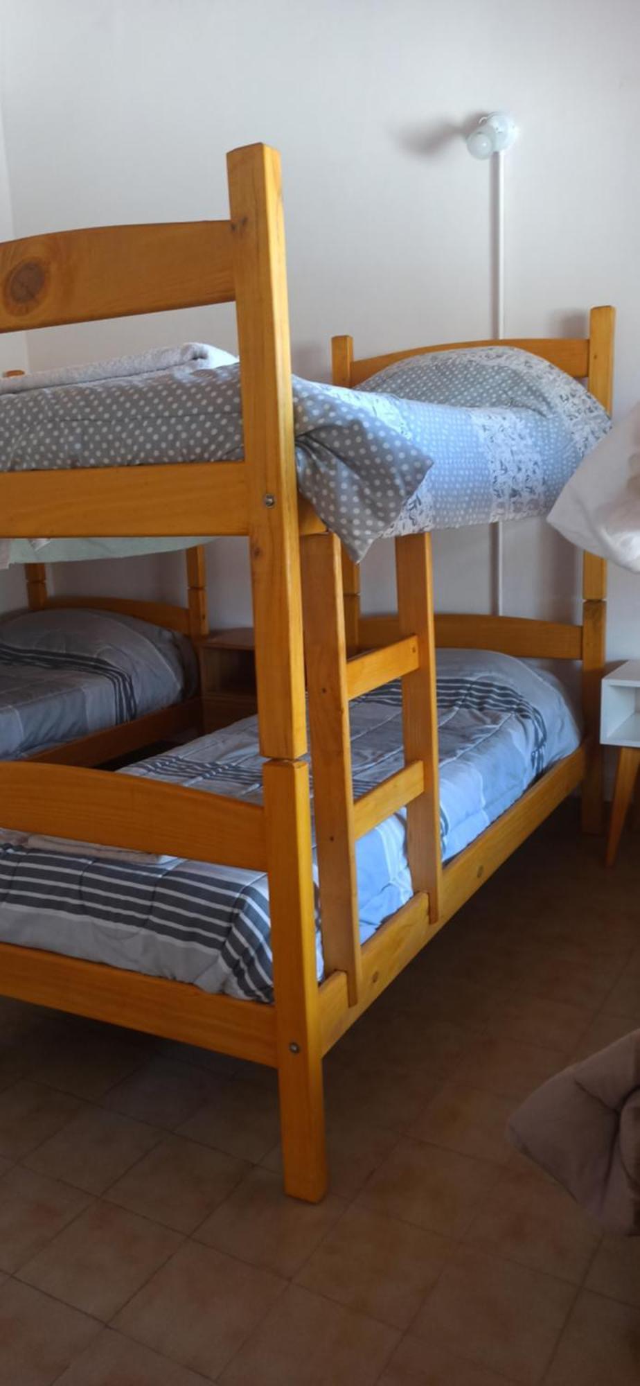 פוארטו מדרין El Faro Hostel חדר תמונה