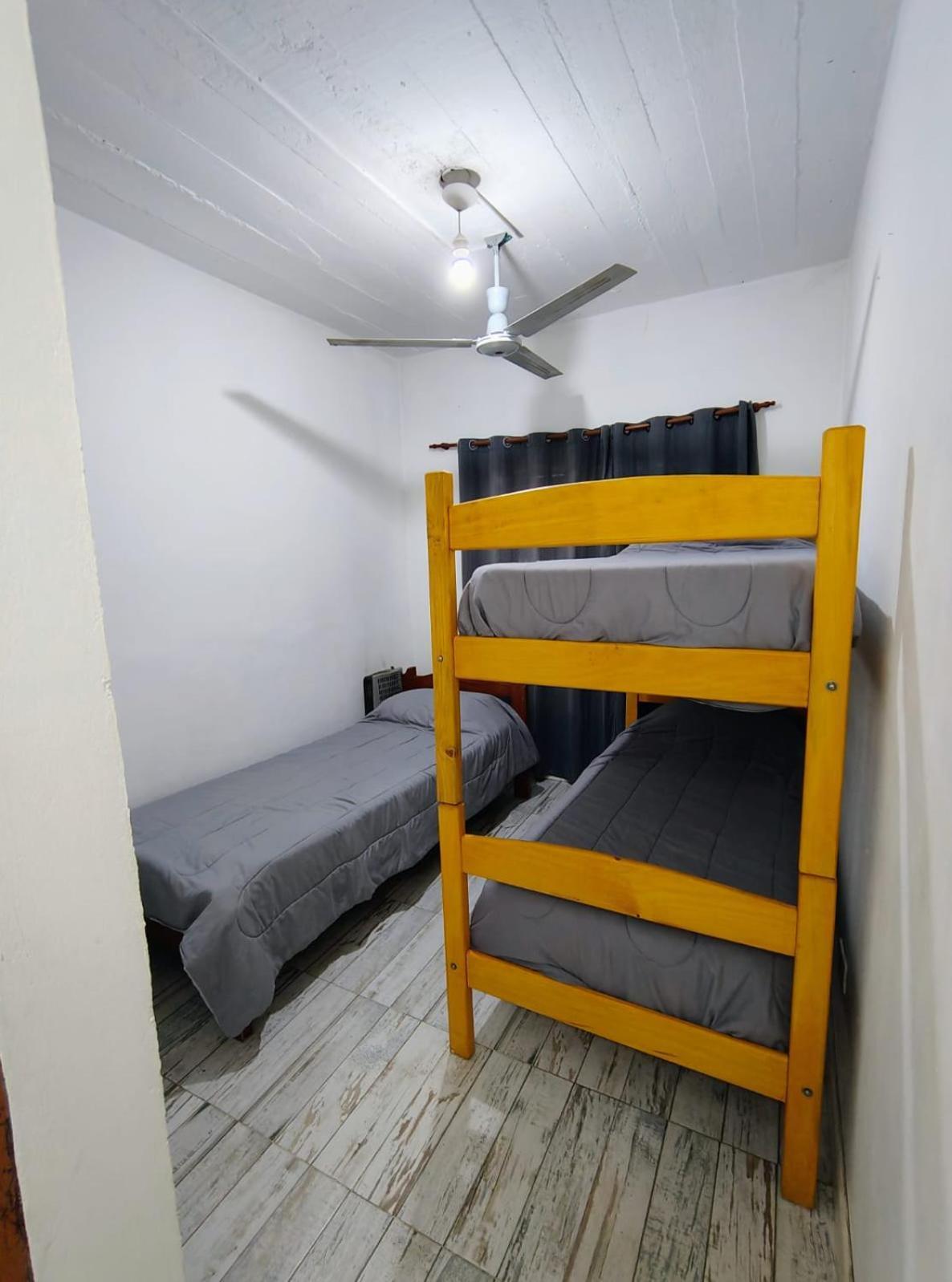 פוארטו מדרין El Faro Hostel מראה חיצוני תמונה